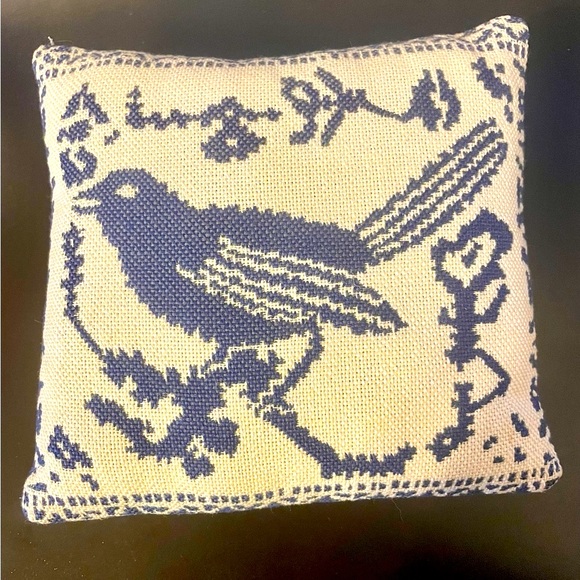 🦋Two Textile Bird Accent Mini Pillows Bundle - Picture 4 of 10